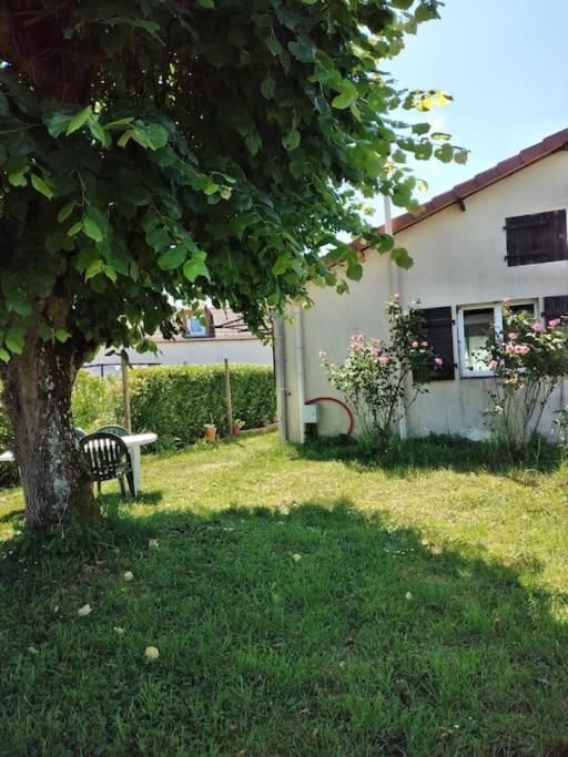Maison Studio Individuelle Fraichement Renovee Paray-le-Frésil المظهر الخارجي الصورة